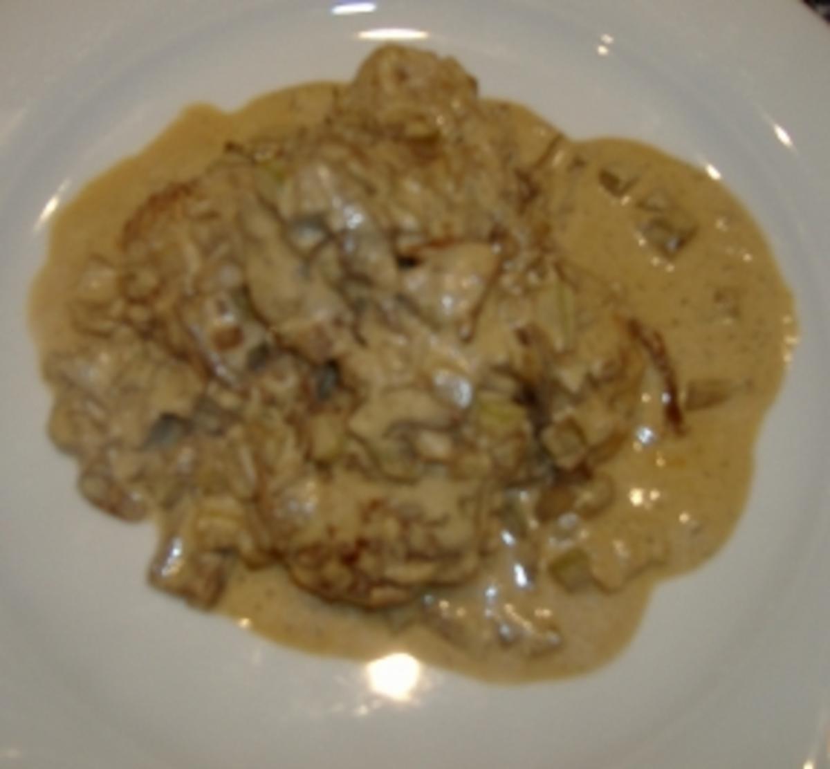 Buletten in Steinpilzsauce - Rezept