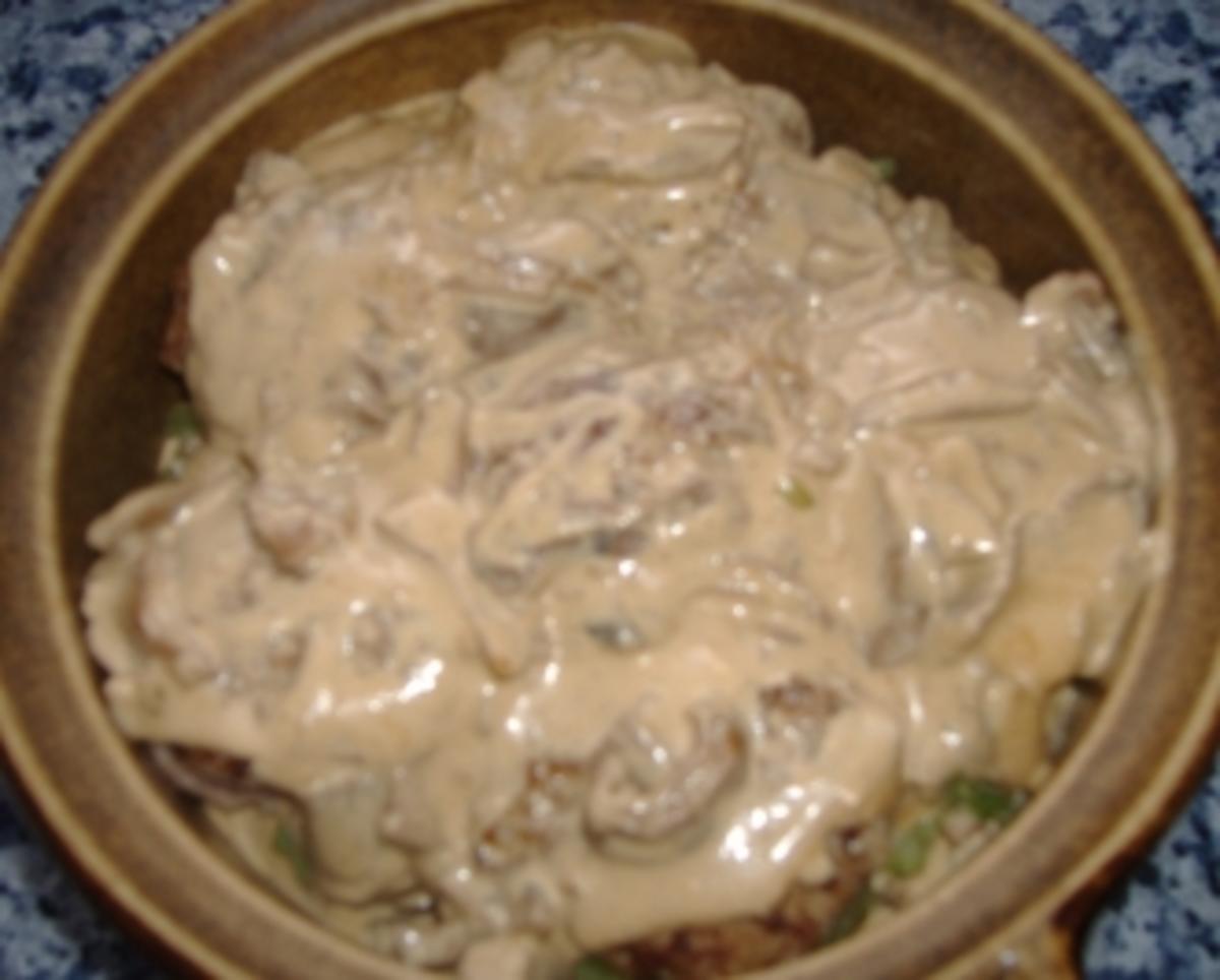 Buletten in Steinpilzsauce - Rezept