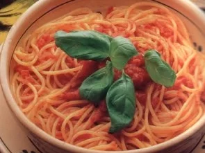 Rezept: erster gang spaghetti mit geroesteten tomaten erster gang spaghetti mit geroesteten tomaten - Rezept