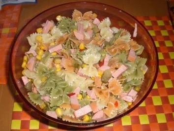 Nudelsalat Tricolore - Rezept