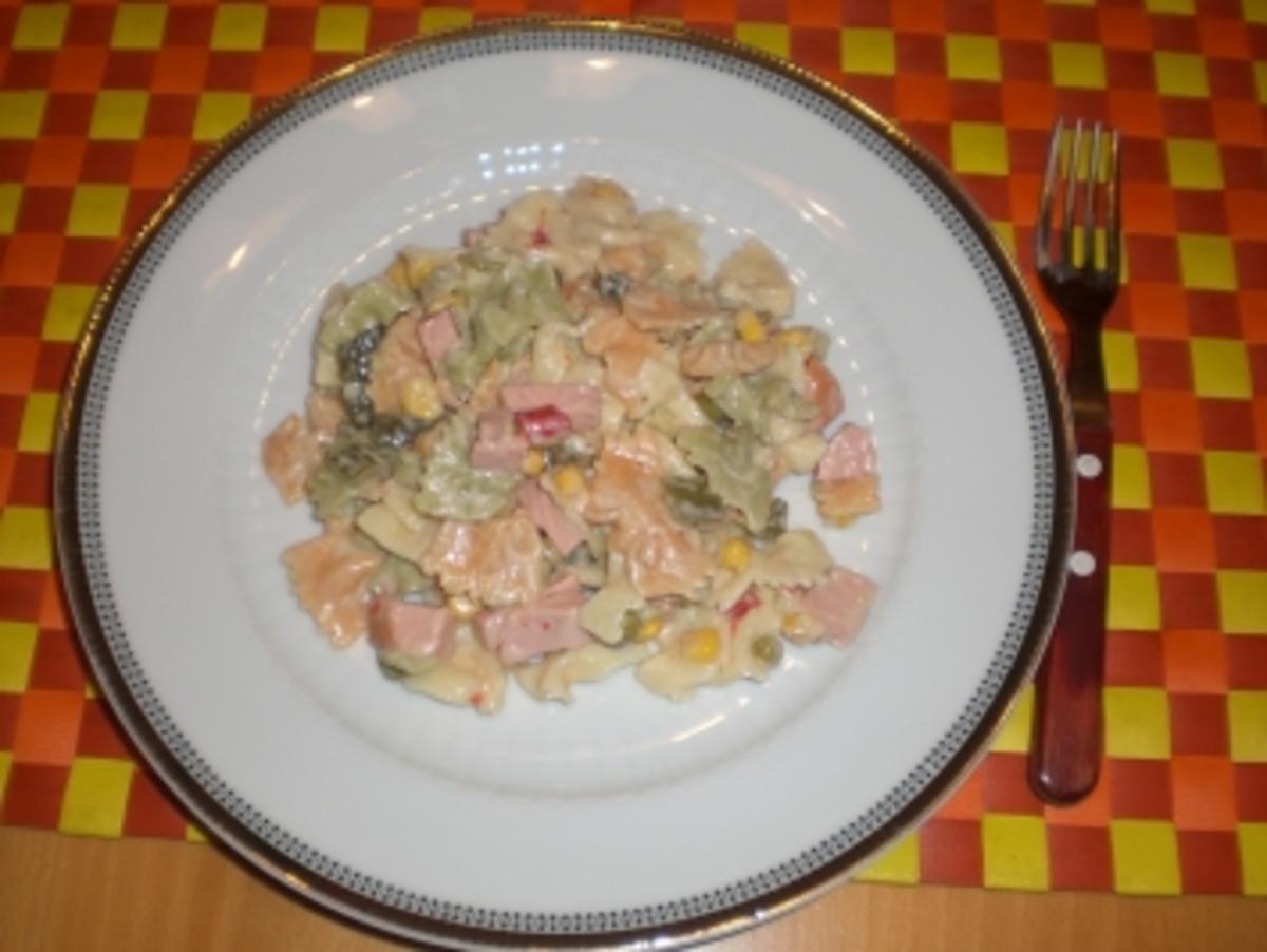 Nudelsalat Tricolore - Rezept