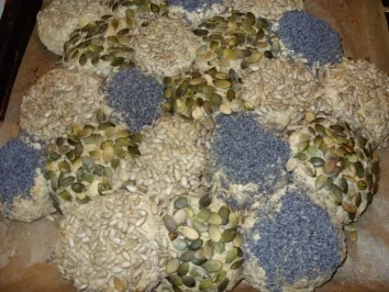 Rezept: Aller Anfang ist schwer - Brötchenkranz Aller Anfang ist schwer - Brötchenkranz - Rezept