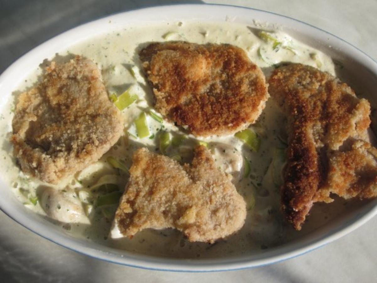 Überbackene Schnitzel in Sahne-Lauchsoße - Rezept