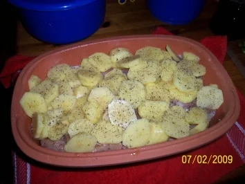 Schichteintopf aus dem Römertopf - Rezept