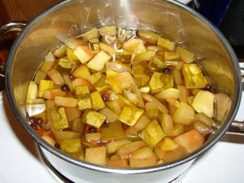 Eingemachte Wassermelonenrinde - Rezept