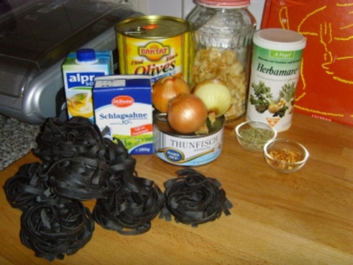 Chili Thunfischsahnesoße mit schwarzen Oliven… - Rezept