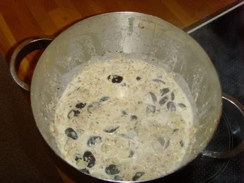 Rezept: Chili Thunfischsahnesoße mit schwarzen Oliven… Chili Thunfischsahnesoße mit schwarzen Oliven… - Rezept