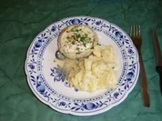 Tomate in der Zwiebelhaut - Rezept