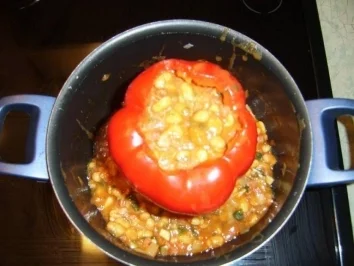 Mit Bohnen gefüllte Paprikafrüchte - Rezept
