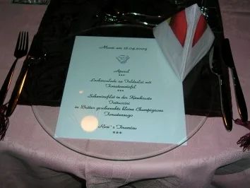 Rezept: Lachsroulade mit Feldsalat und Tomaten Bild Nr. 3 Lachsroulade mit Feldsalat und Tomaten - Rezept - Bild Nr. 3