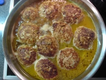 Rezept: "Fleischloabalen" mit Kartoffelpüree Bild Nr. 5 "Fleischloabalen" mit Kartoffelpüree - Rezept - Bild Nr. 5
