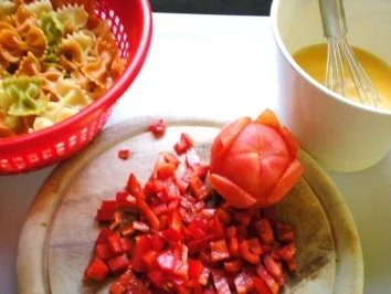 Rezept: NUDELN: Nudel-Tortilla Bild Nr. 2 NUDELN: Nudel-Tortilla - Rezept - Bild Nr. 2