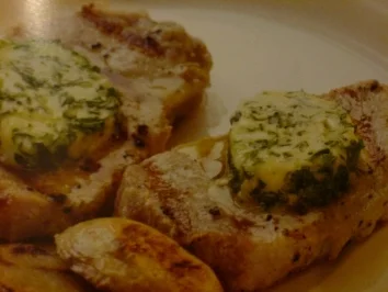 Rezept: Kräuterbutter mit Zwiebeln und scharfem Senf Kräuterbutter mit Zwiebeln und scharfem Senf - Rezept