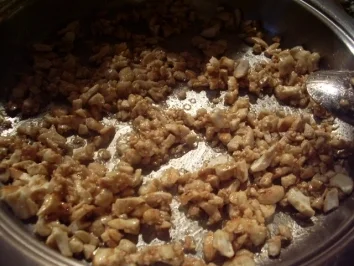 Rezept: Gemischter Saisonsalat mit karamelisierten Nüssen Bild Nr. 2 Gemischter Saisonsalat mit karamelisierten Nüssen - Rezept - Bild Nr. 2