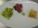 Trilogie von Tunfisch an Gurkensesamsalat - Rezept