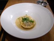 Pelmeni mit Creme fraiche und zerlassener Butter - Rezept