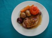 Kurzgebratenes: Hähnchenschenkel mit Rosmarinkartoffeln und Backgemüse - Rezept