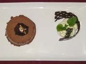 Passionsfruchtmousse im Schokoladengitter mit Parfait - Rezept