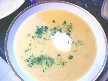 VORSPEISE: Feine Kartoffelsuppe - Rezept