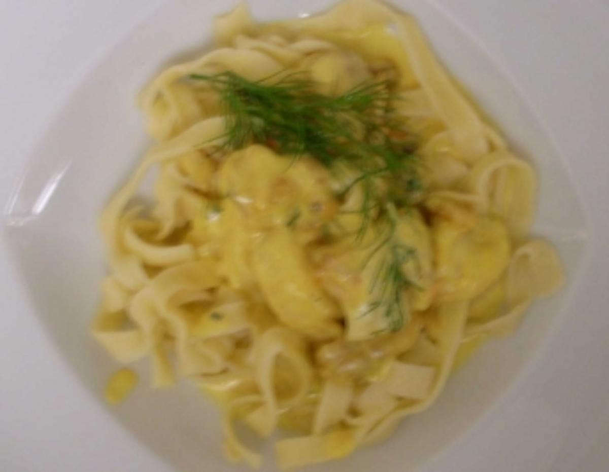 Bilder für Tagliatelle mit Meeresfrüchten an Safran und Sahne - Rezept