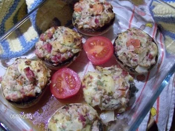 Champignon-Köpfe verschmelzen mit der Füllung - Rezept