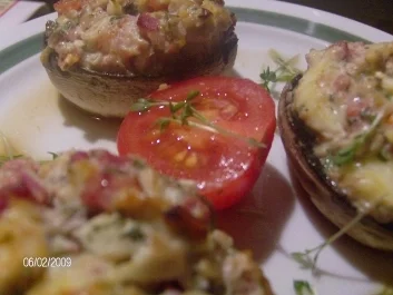 Champignon-Köpfe verschmelzen mit der Füllung - Rezept