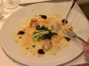 Ananas-Carpaccio und Jakobsmuscheln mit Teriyaki-Glace (Claudia Effenberg) - Rezept