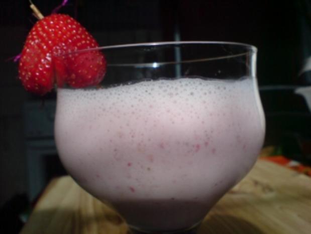 Erdbeer-Buttermilch-Shake - Rezept mit Bild - kochbar.de