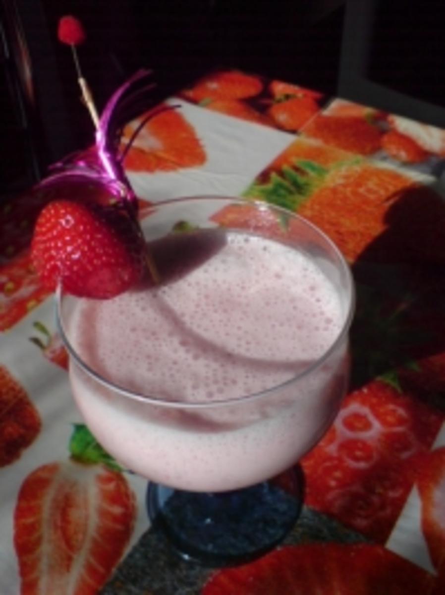 Erdbeer-Buttermilch-Shake - Rezept - Bild Nr. 8