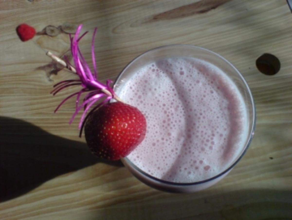Erdbeer-Buttermilch-Shake - Rezept - Bild Nr. 9