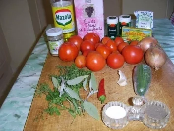 Rezept: Andalusische Tomatensuppe Andalusische Tomatensuppe - Rezept