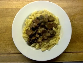 Mein Gulasch mit Champignons und Spierelli - Rezept