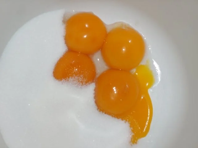 Rezept: Weincreme "Ich lass dich nicht" Bild Nr. 5 Weincreme "Ich lass dich nicht" - Rezept - Bild Nr. 5