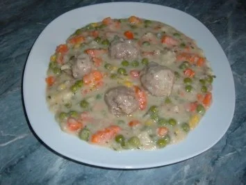 Rezept: Gemüse : Leipziger Allerlei mit Hack-Klößen Gemüse : Leipziger Allerlei mit Hack-Klößen - Rezept