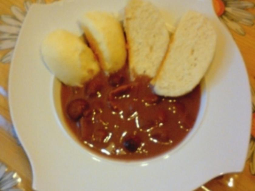 Hefe Quark Klöße mit Fruchtsoße - einfach - 141 kcal/100g