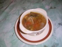 Knoblauchsuppe mit Wirsing und Tomaten - Rezept