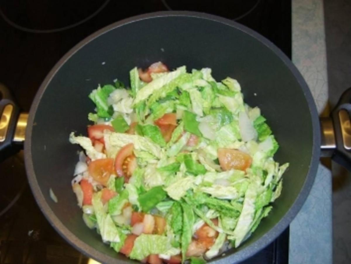 Knoblauchsuppe mit Wirsing und Tomaten - Rezept