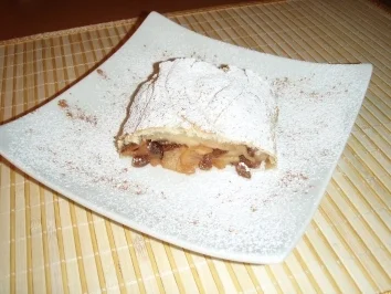 Wiener-Blätterteig-Apfelstrudel   oder  Gezogener Apfelstrudel - Rezept