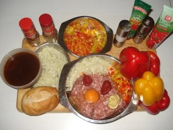 Rezept: Gefüllte Paprikaschoten a la Oma Moni Bild Nr. 2 Gefüllte Paprikaschoten a la Oma Moni - Rezept - Bild Nr. 2