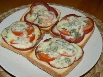 überbackenes Toast "Gorgonzola" - Rezept