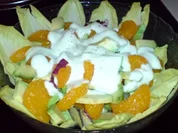 Chicoree-Avocado-Salat mit Orangenfilets - Rezept