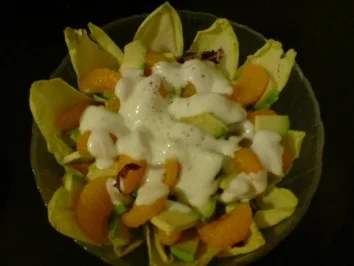 Chicoree-Avocado-Salat mit Orangenfilets - Rezept