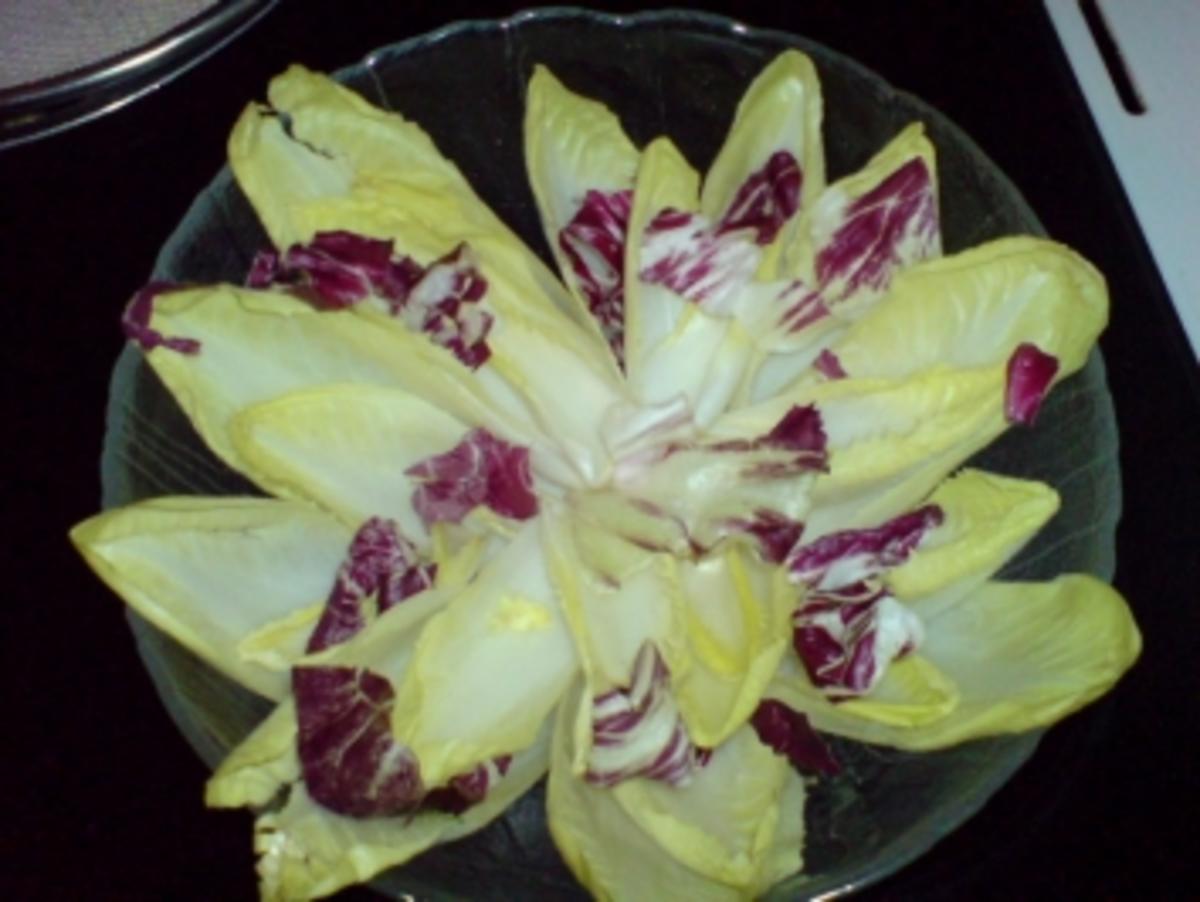 Chicoree-Avocado-Salat mit Orangenfilets - Rezept