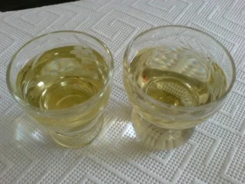 Rezept: Basilikumlikör Bild Nr. 2 Basilikumlikör - Rezept - Bild Nr. 2