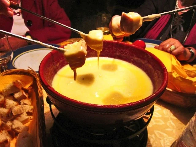 Rezept: Schweizer Käsefondue Schweizer Käsefondue - Rezept