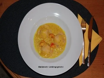 Rezept: Ravioli mit Flusskrebs-Ricotta-Füllung und Kurkuma-Sahne-Sauce Ravioli mit Flusskrebs-Ricotta-Füllung und Kurkuma-Sahne-Sauce - Rezept