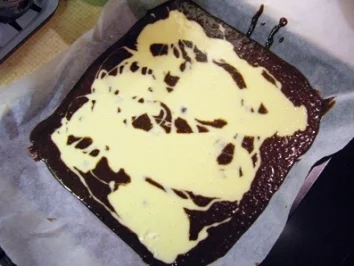 Rezept: Kuchen: Jackson Pollock Brownies - innen wie außen Kuchen: Jackson Pollock Brownies - innen wie außen - Rezept