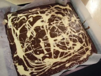 Rezept: Kuchen: Jackson Pollock Brownies - innen wie außen Kuchen: Jackson Pollock Brownies - innen wie außen - Rezept