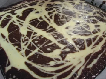 Rezept: Kuchen: Jackson Pollock Brownies - innen wie außen Kuchen: Jackson Pollock Brownies - innen wie außen - Rezept