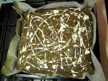 Rezept: Kuchen: Jackson Pollock Brownies - innen wie außen Kuchen: Jackson Pollock Brownies - innen wie außen - Rezept